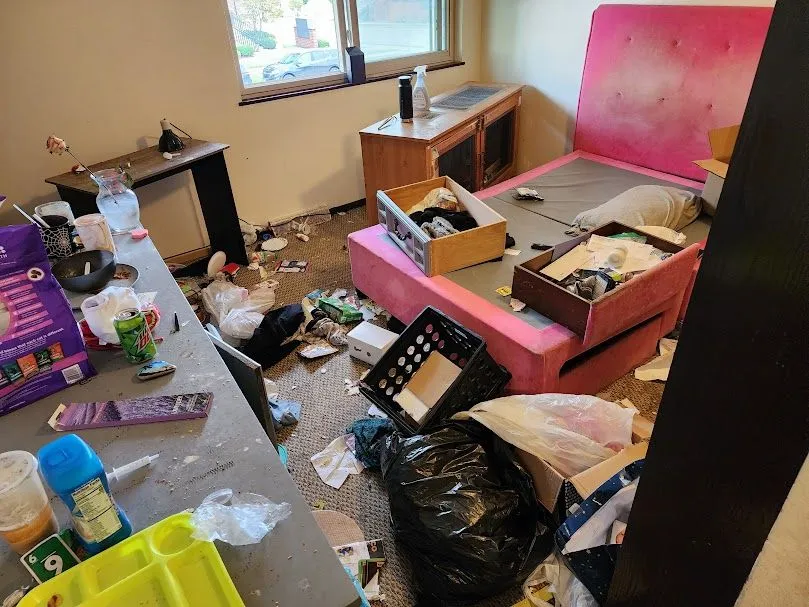 Apartment+Clean+Out+001-1920w