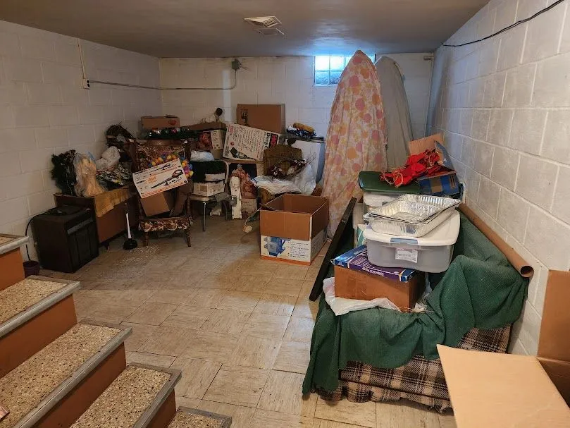 Basement+Cleanout+Chilton+before+2-1920w