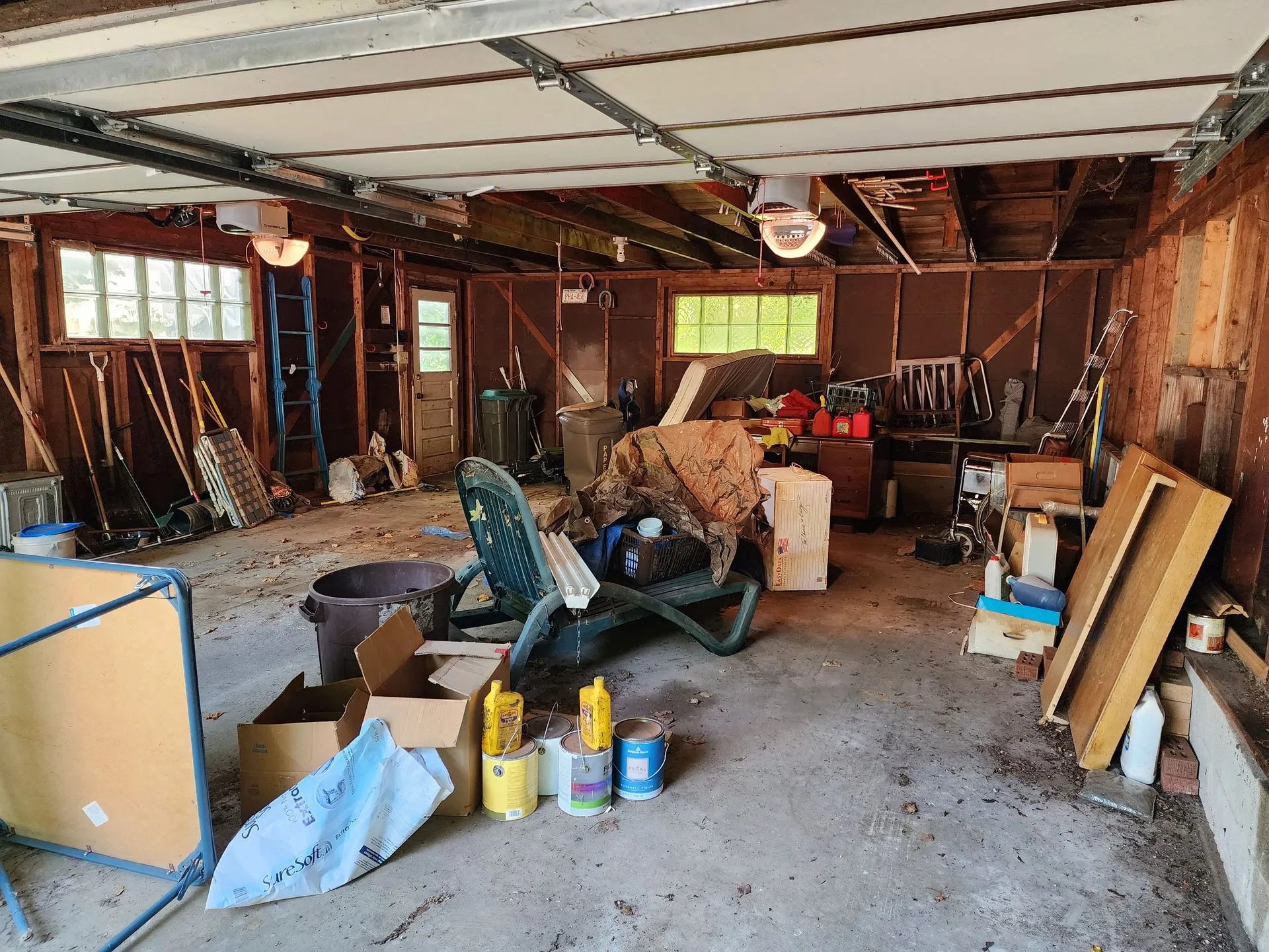 Garage+Cleanout+West+Bend+Before+-1920w