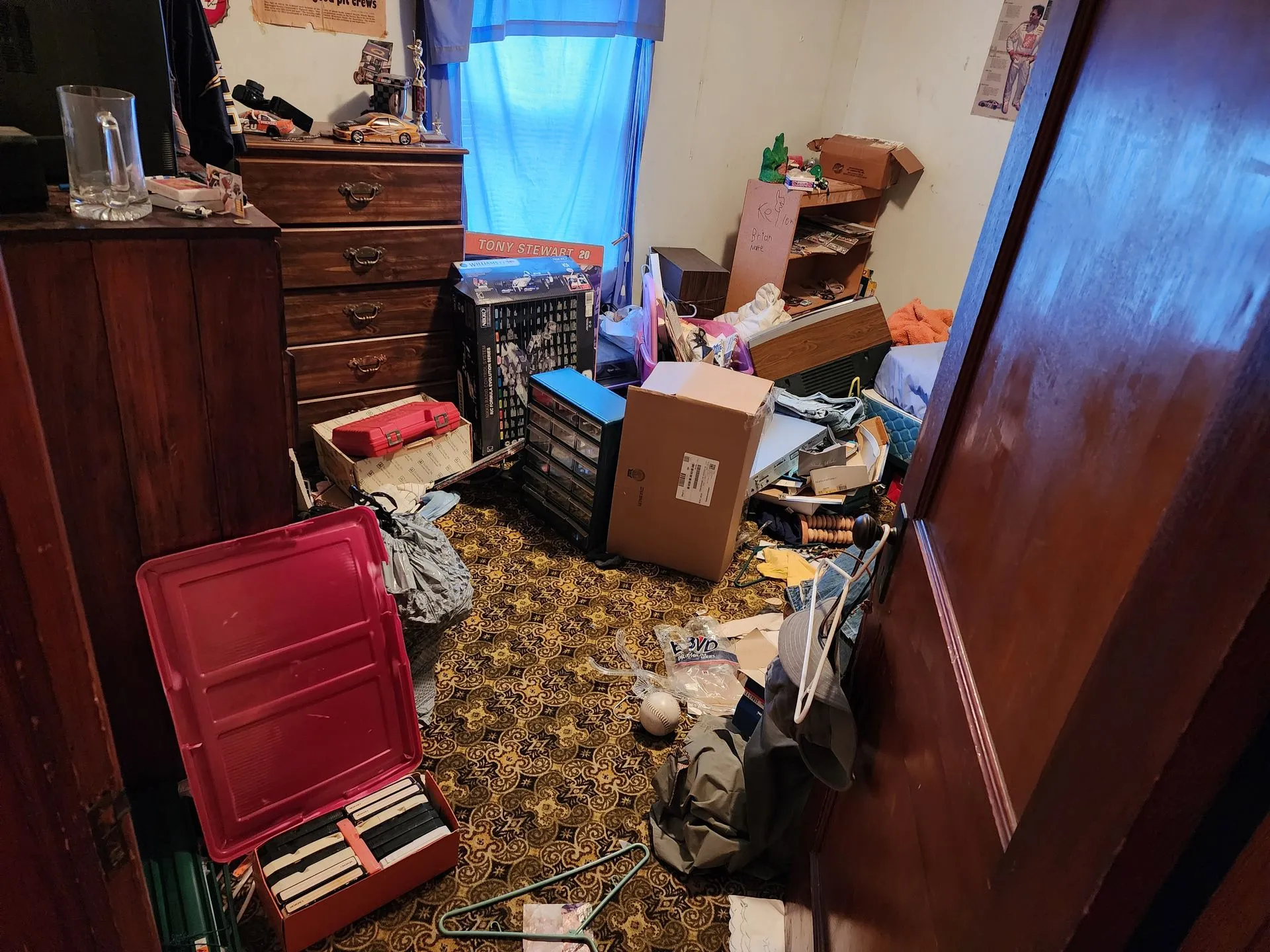 House+Cleanout+Plymouth+Before+-1920w