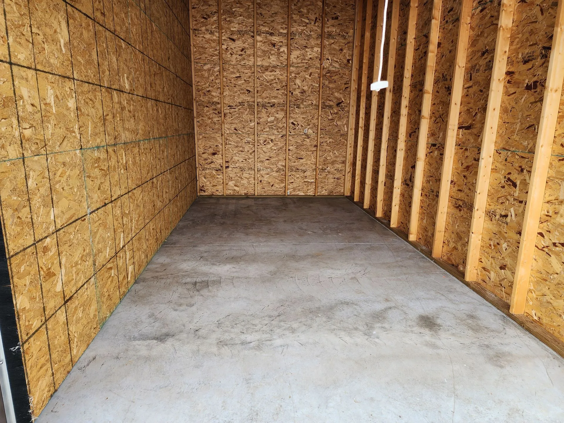 Storage+unit+Cleanout+After-1920w
