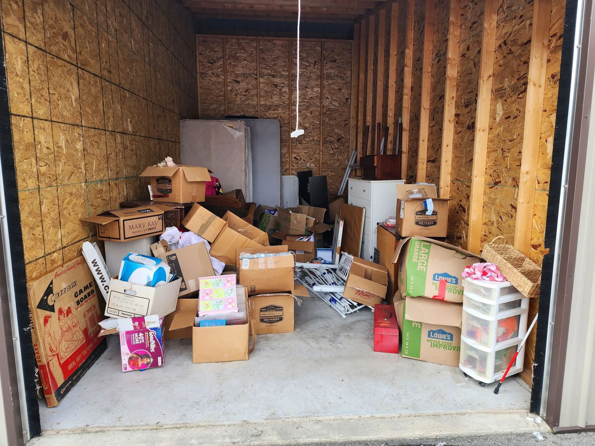 Storage+unit+before+-1920w